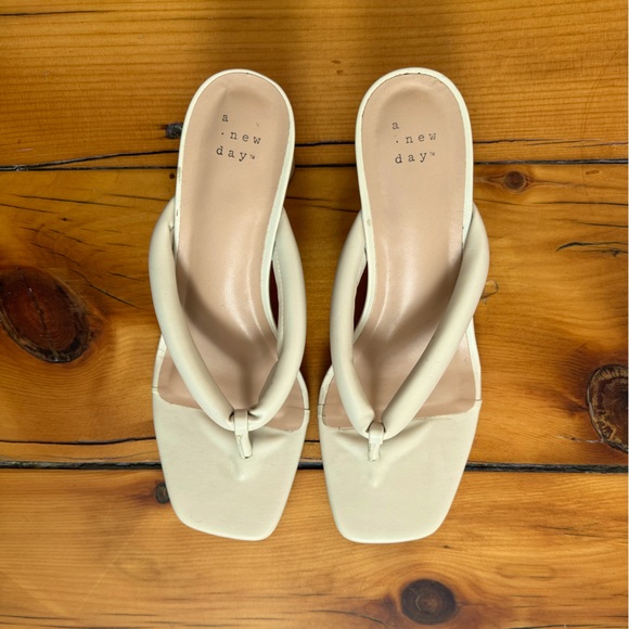 A New Day Elvie Mule Heels Memory Foam - Picture 3 of 3